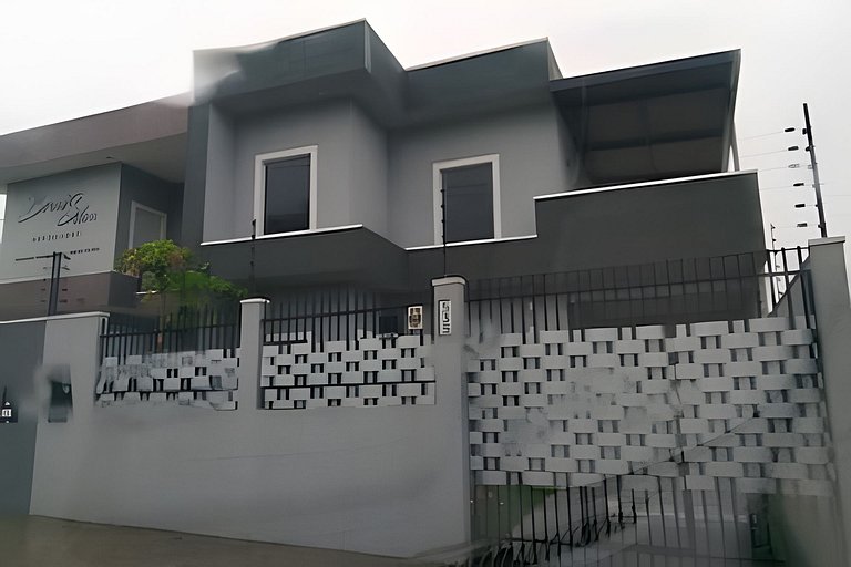 Sobrado p 5 Pess. perto de Marco Três Fronteiras