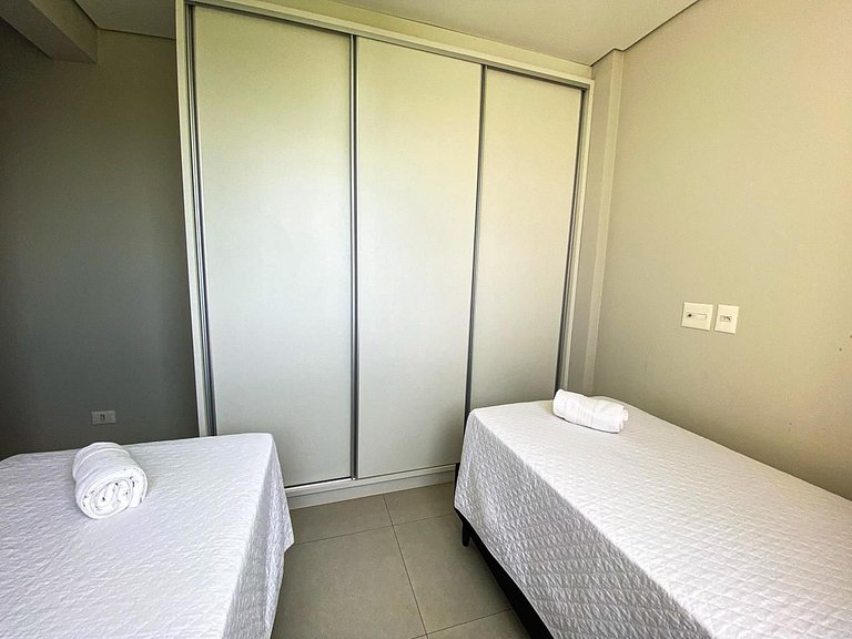 Apto 3 Quartos com Sacada no Centro de Foz