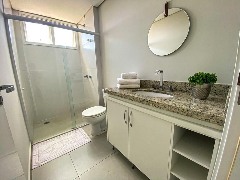 Apto 3 Quartos com Sacada no Centro de Foz