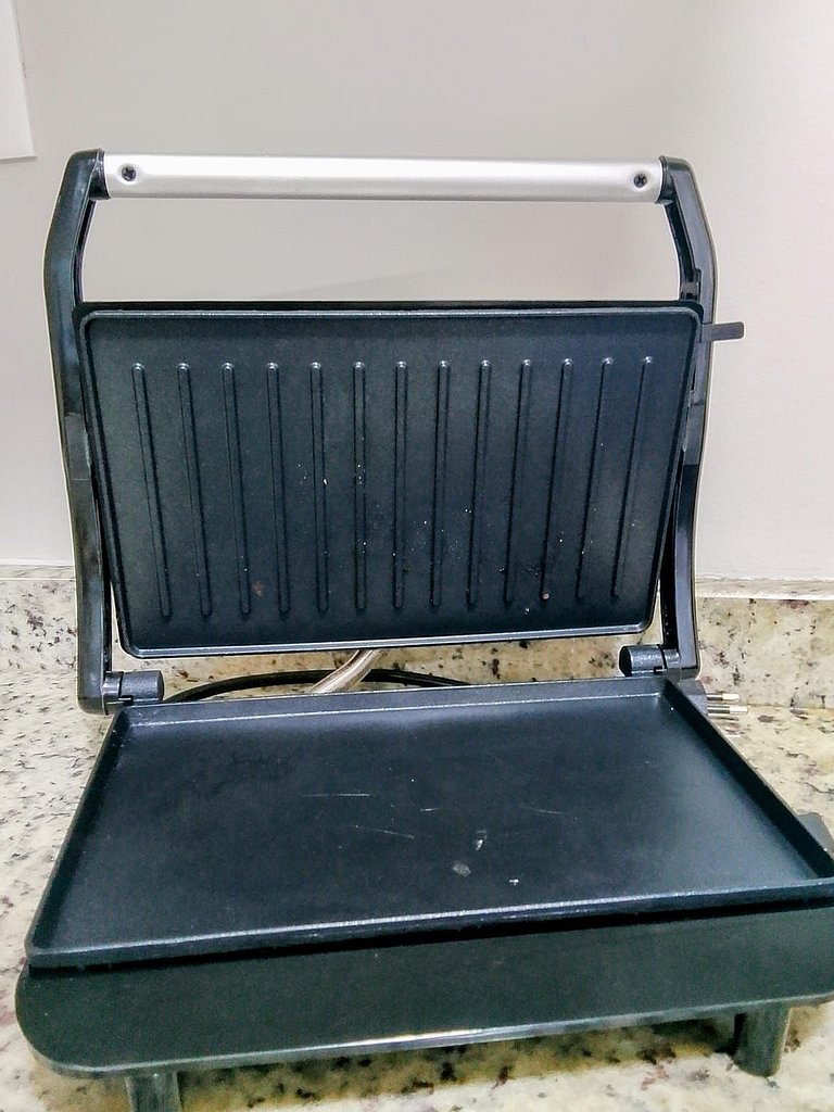 Apto 3 Quartos com Sacada no Centro de Foz