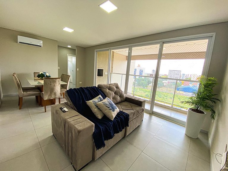 Apto 3 Quartos com Sacada no Centro de Foz