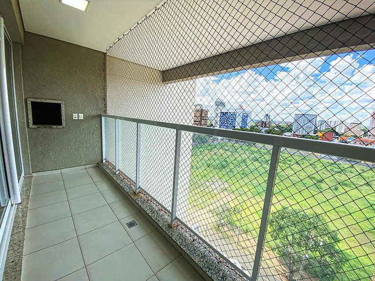 Apto 3 Quartos com Sacada no Centro de Foz