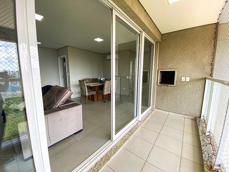 Apto 3 Quartos com Sacada no Centro de Foz