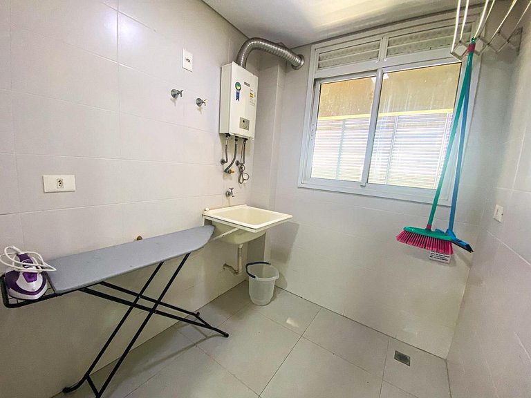 Apto 3 Quartos com Sacada no Centro de Foz