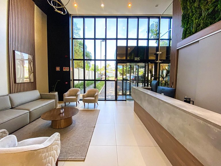 Apto com Piscina de Borda Infinita para 5 pessoas