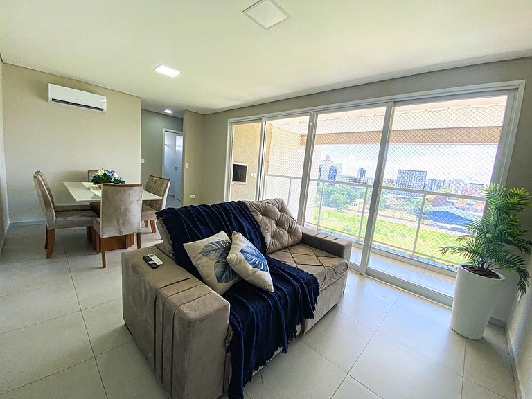 Apto 3 Quartos com Sacada no Centro de Foz