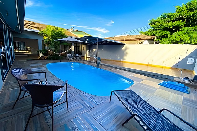 Casa Familiar com Piscina – 1 Suíte e 2 Quartos