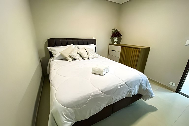 Casa Familiar com Piscina – 1 Suíte e 2 Quartos