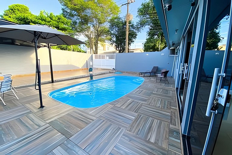 Casa Familiar com Piscina – 1 Suíte e 2 Quartos