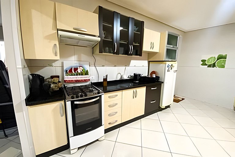 Casa Familiar com Piscina – 1 Suíte e 2 Quartos