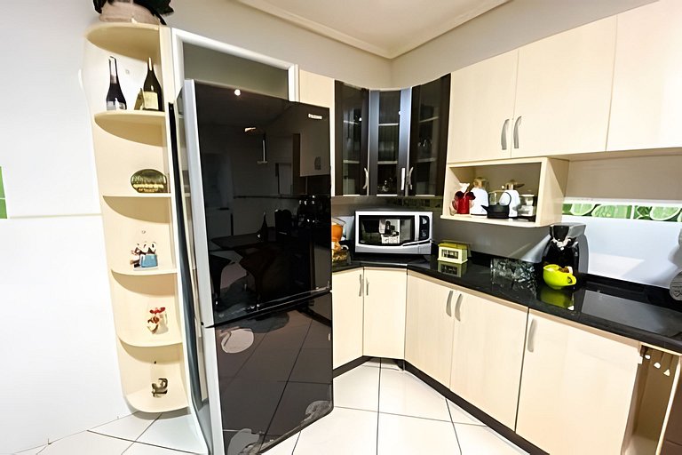 Casa Familiar com Piscina – 1 Suíte e 2 Quartos