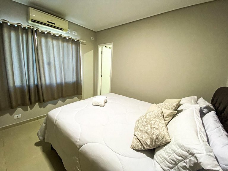 Casa Familiar com Piscina – 1 Suíte e 2 Quartos