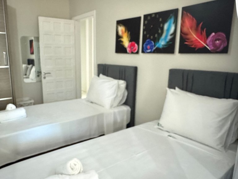 Casa Familiar com Piscina – 1 Suíte e 2 Quartos