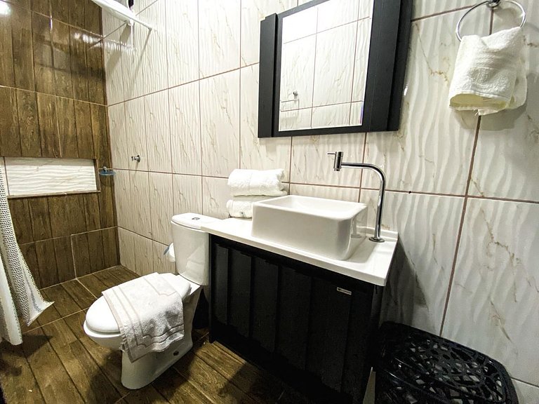 Linda casa com piscina prox. Centro