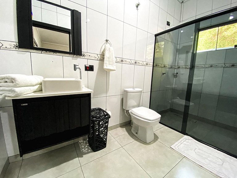 Linda casa com piscina prox. Centro