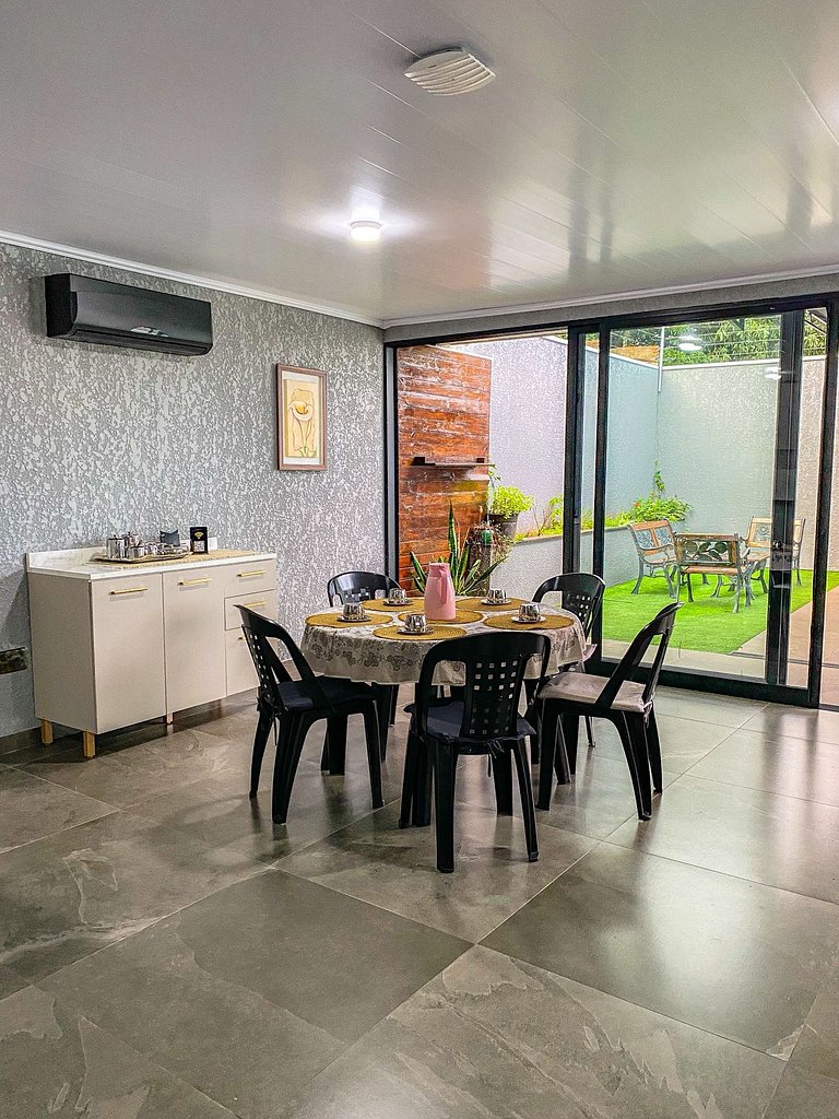 Linda casa com piscina prox. Centro