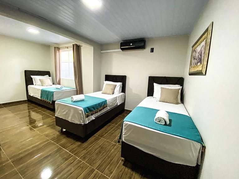 Linda casa com piscina prox. Centro