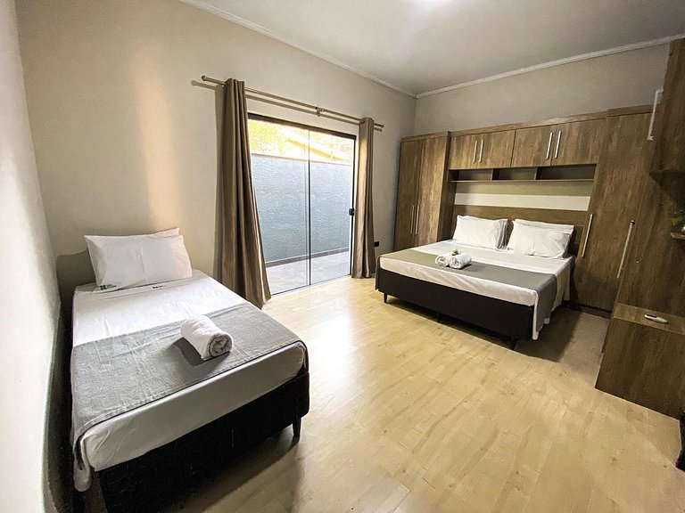 Linda casa com piscina prox. Centro