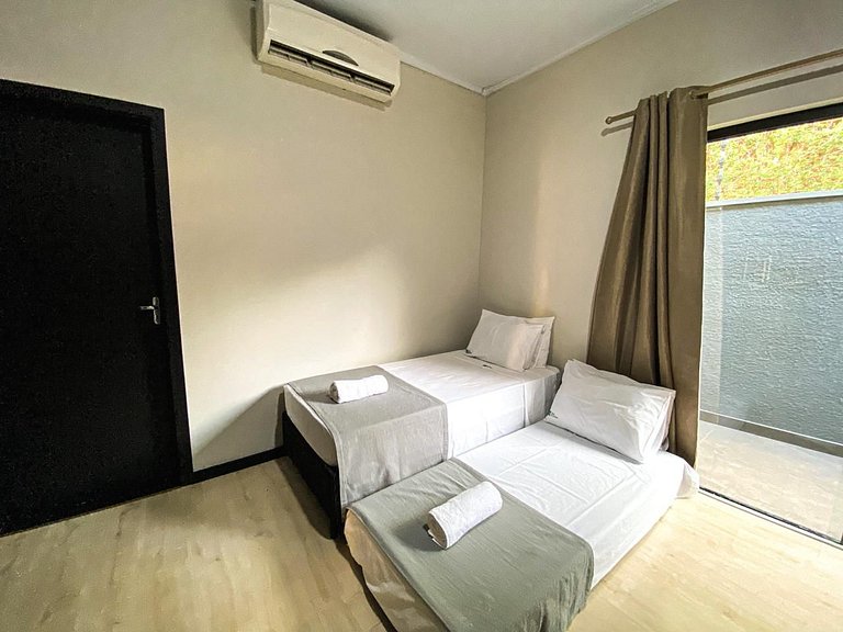 Linda casa com piscina prox. Centro