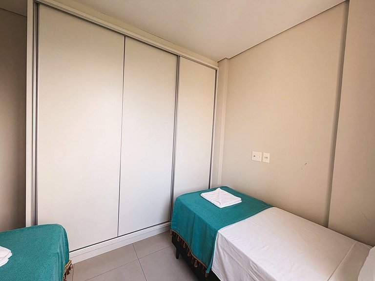 Apto 3 Quartos com Sacada no Centro de Foz