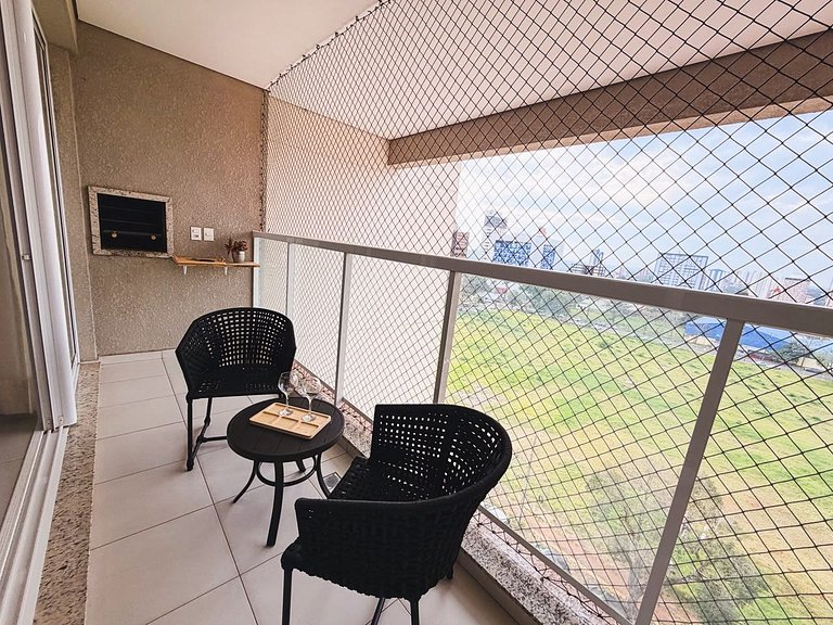 Apto 3 Quartos com Sacada no Centro de Foz
